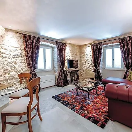 Otel Nepos Split