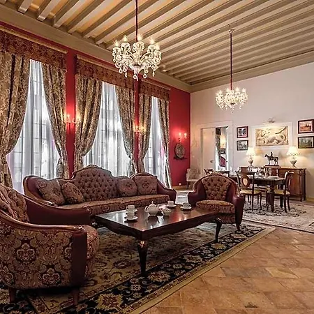 Nepos Otel 4*