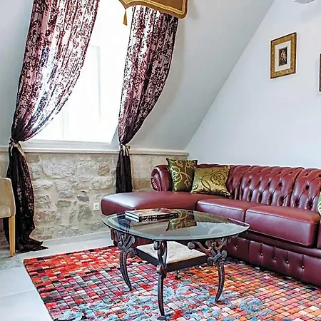 Nepos Hotel