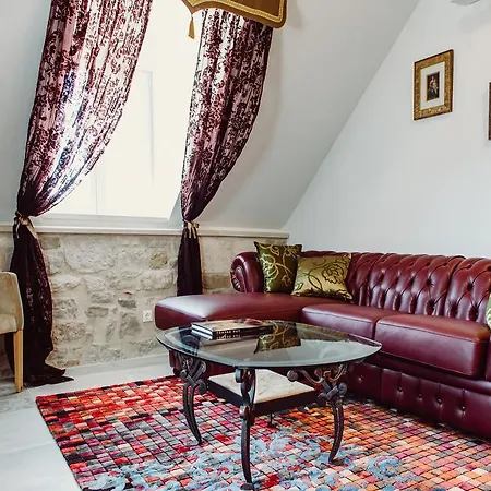 Nepos Hotel