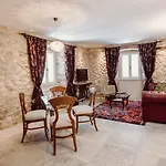 Nepos Hotel 4*